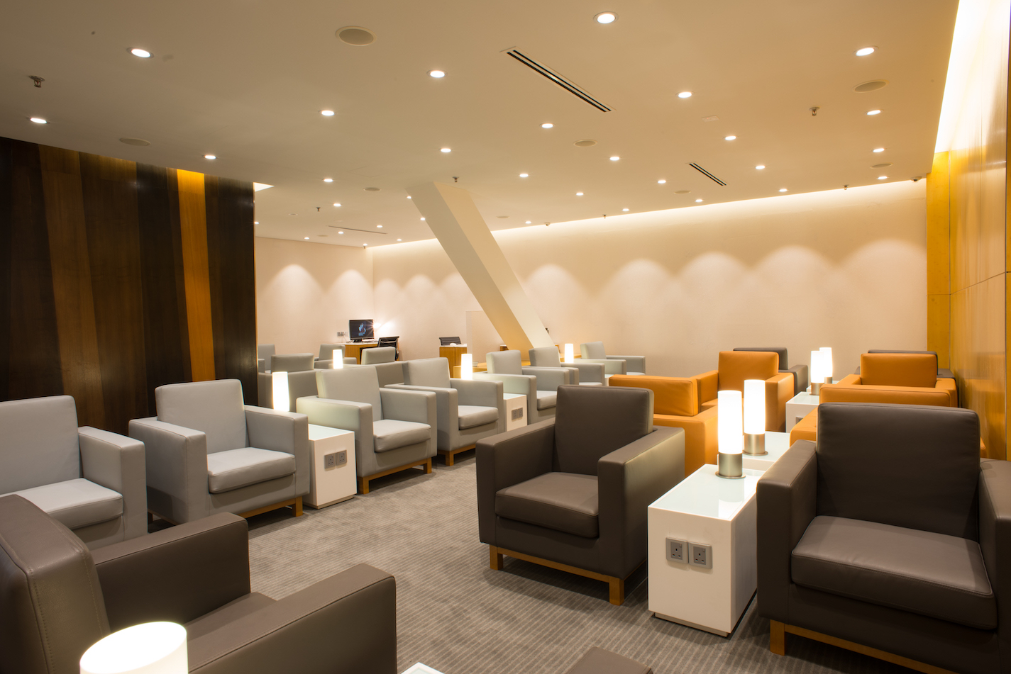 Cathay Pacific Lounge (Temporarily Closed) — seating area