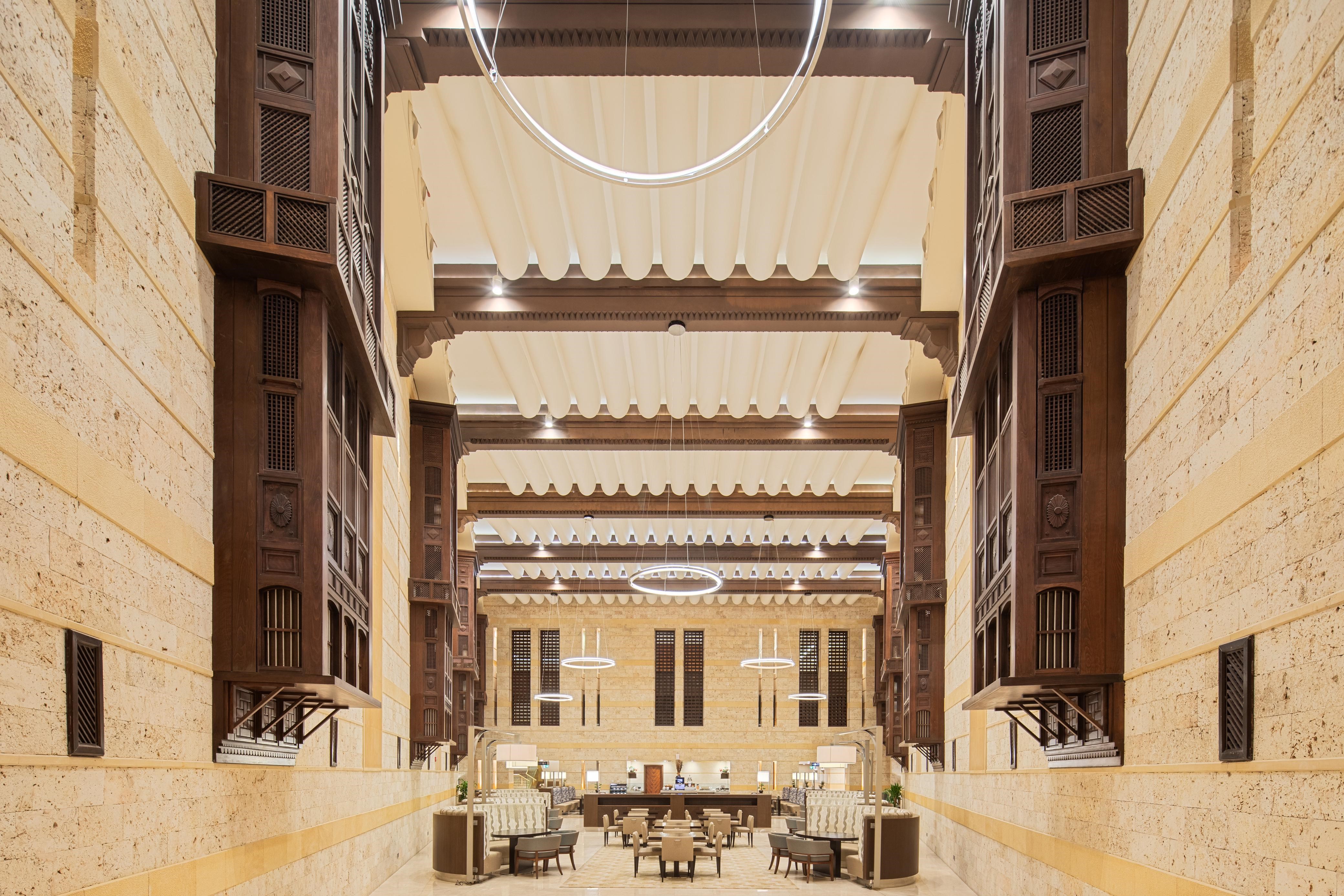 Aerotel Lobby Lounge — food & bar