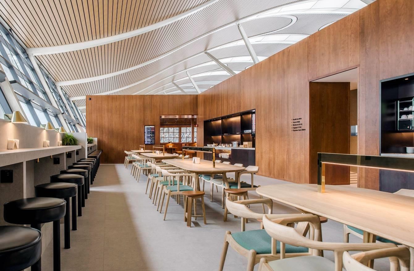 Cathay Pacific Lounge — food & bar