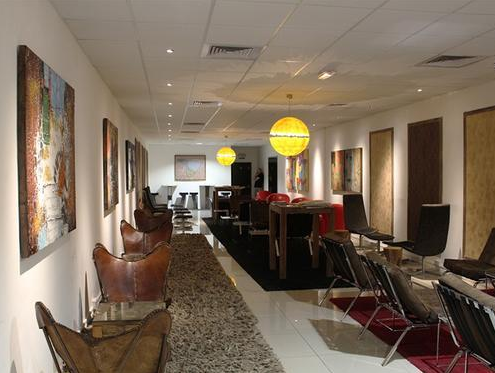 Akwaaba Lounge — food & bar
