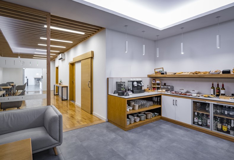 Aena Lounge — seating area