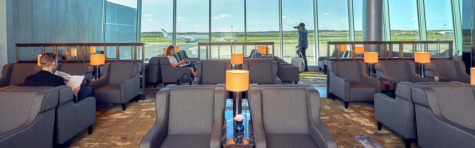 Plaza Premium Lounge — food & bar