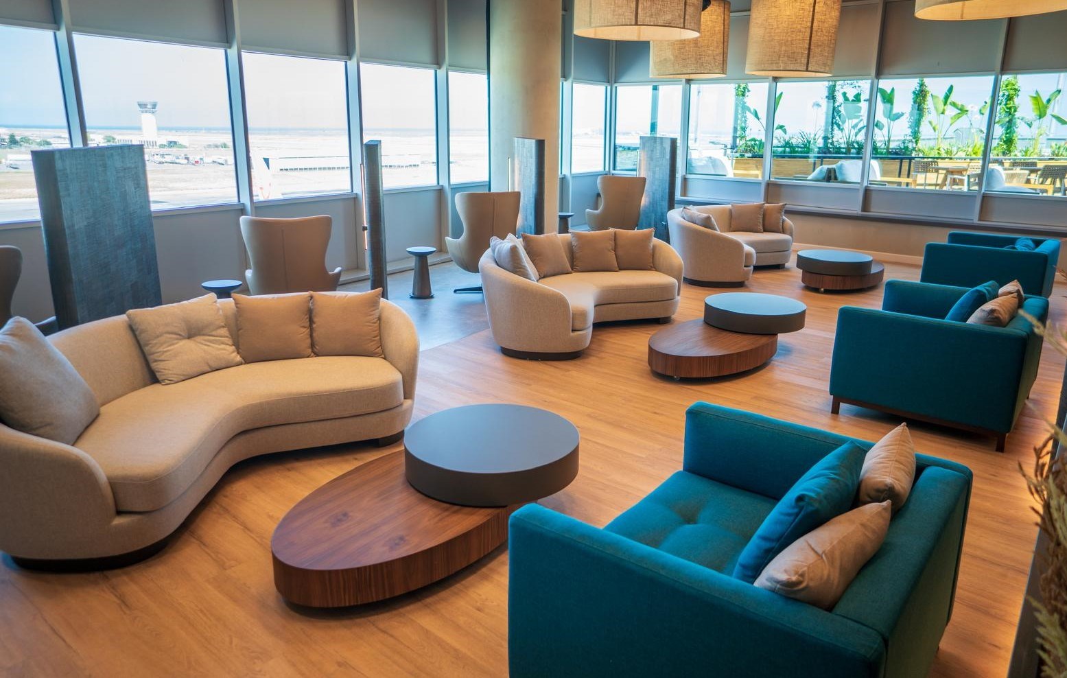 Skala Lounge — food & bar