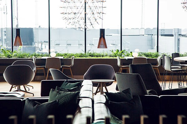 Eventyr Lounge — food & bar