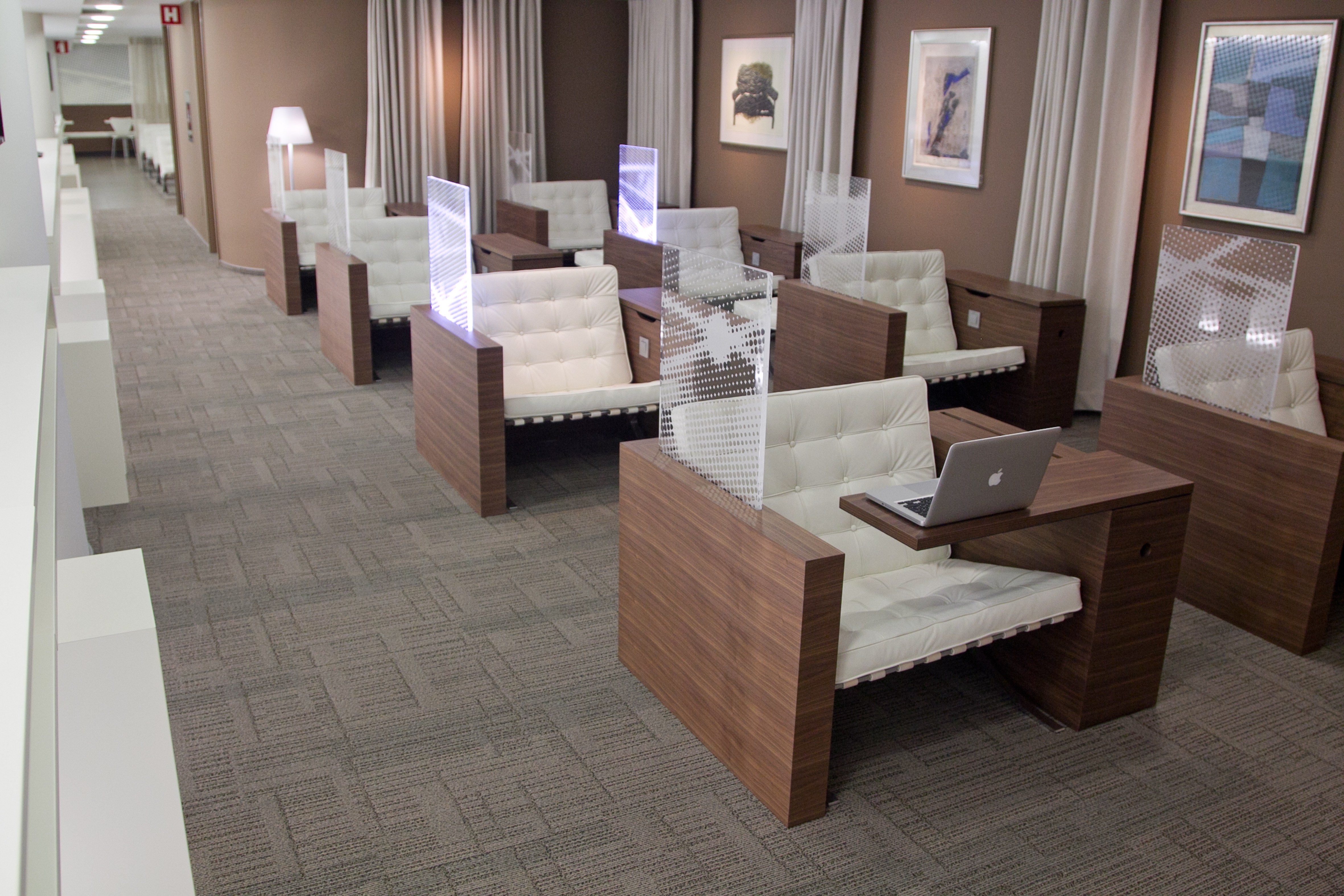 Business Lounge — food & bar