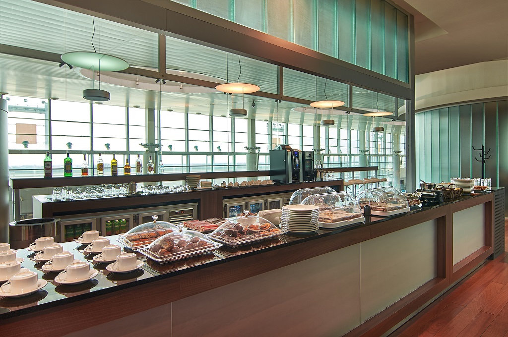 Converse Bank Business Lounge — food & bar