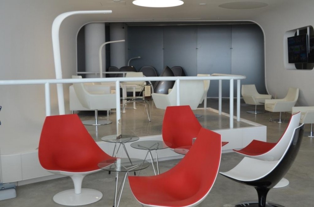 Kurumoch International — seating area