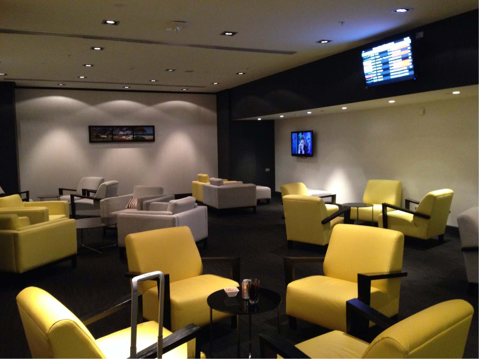 STRATA LOUNGE — seating area