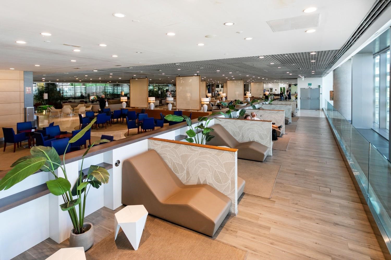 Malaga Lounge — food & bar