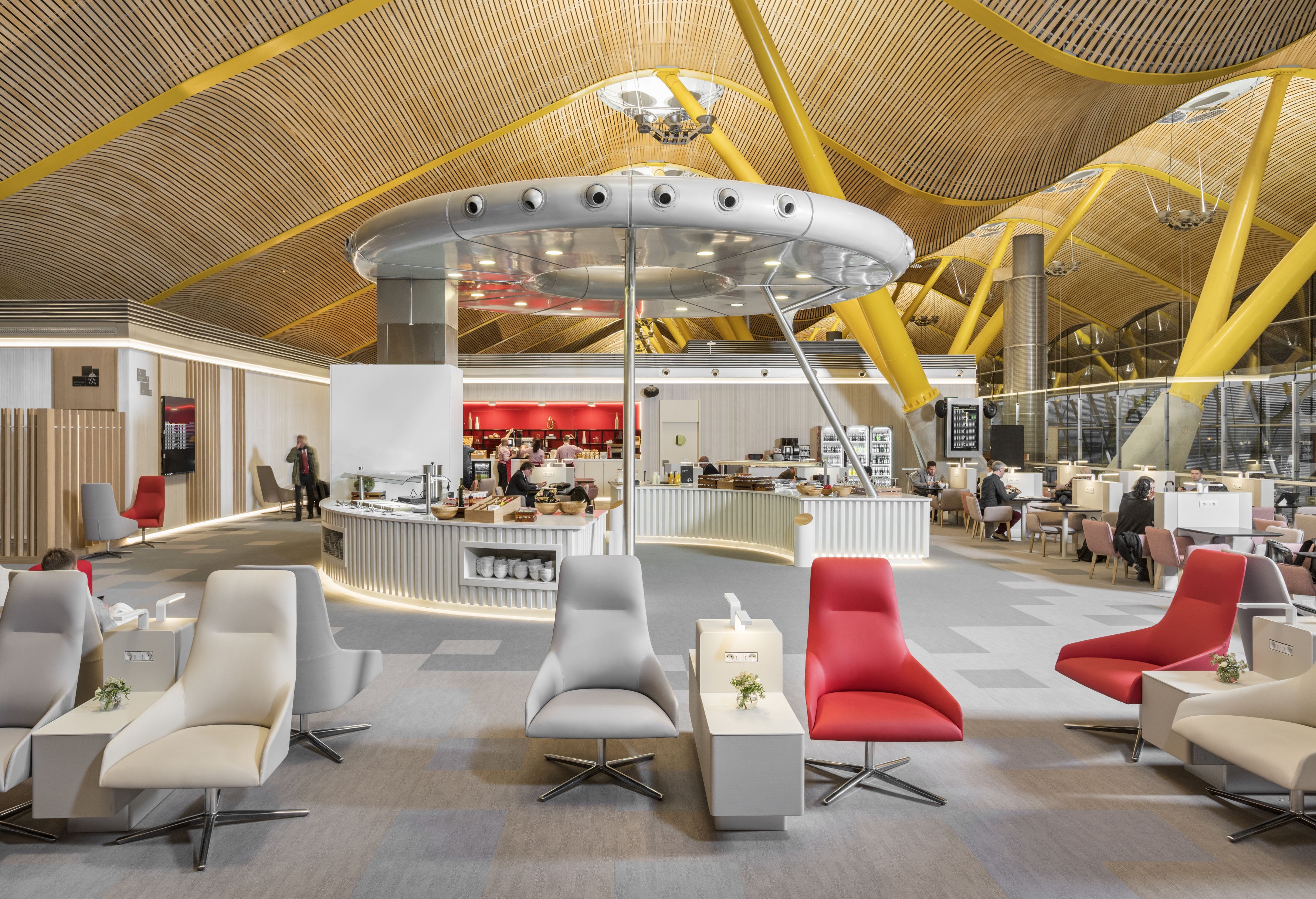 Iberia Premium Lounge Dalí