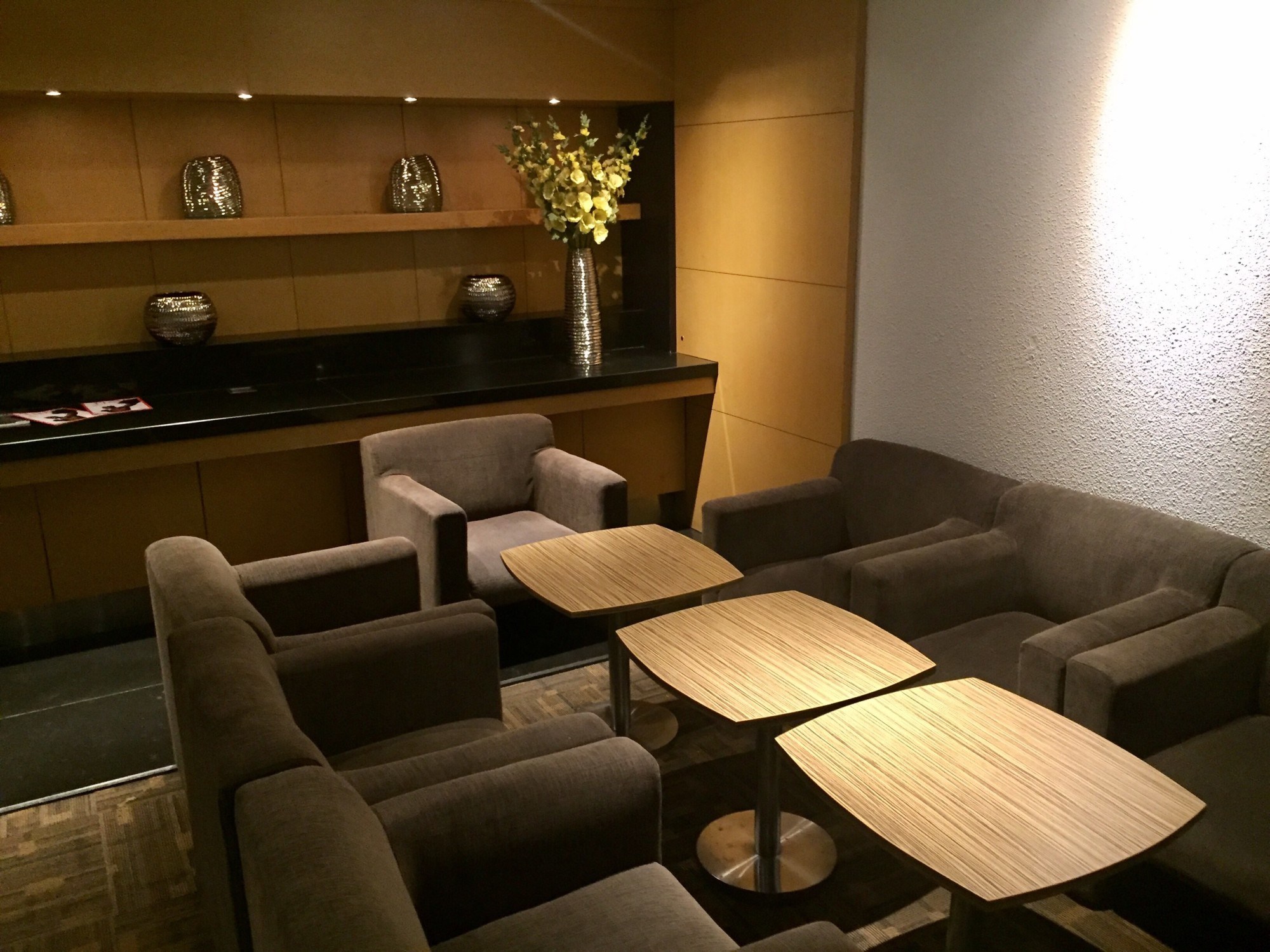 Pura Indah Lounge — food & bar