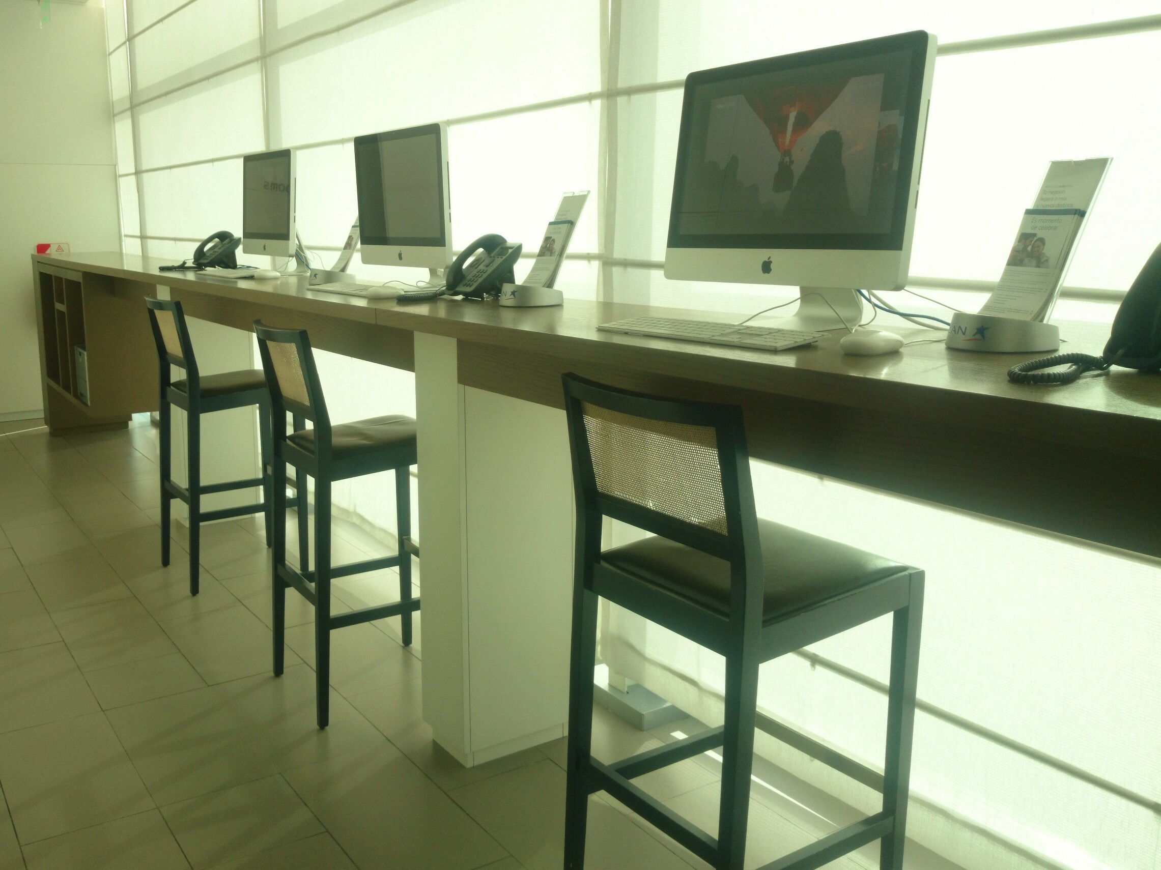 LATAM VIP Lounge TEMPORARILY CLOSED — food & bar