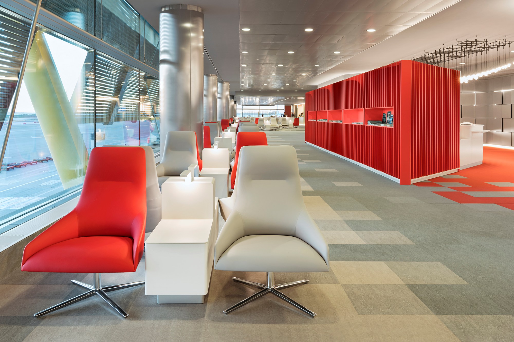 Iberia Premium Lounge Velazquez — seating area