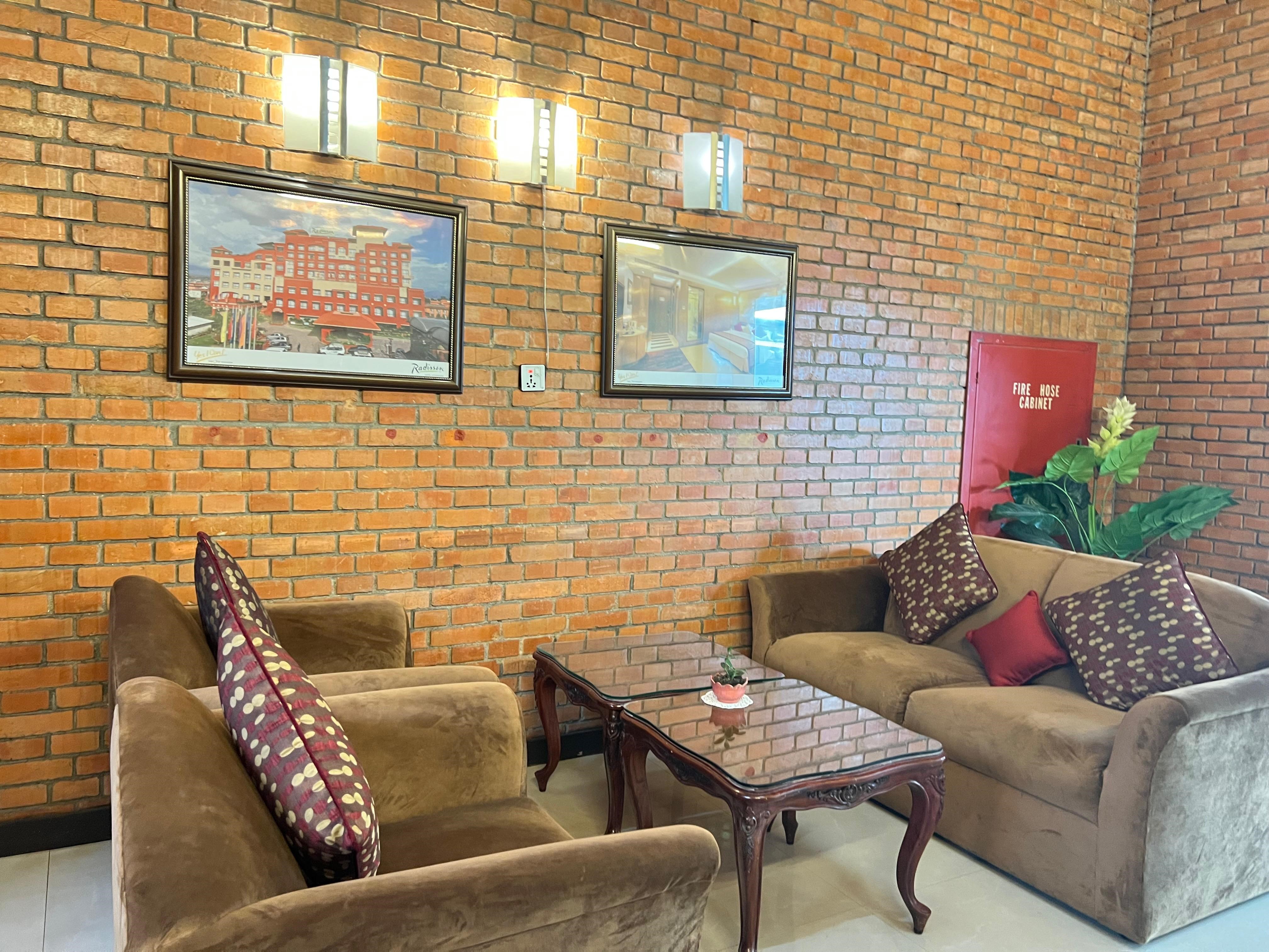 Executive Lounge — food & bar