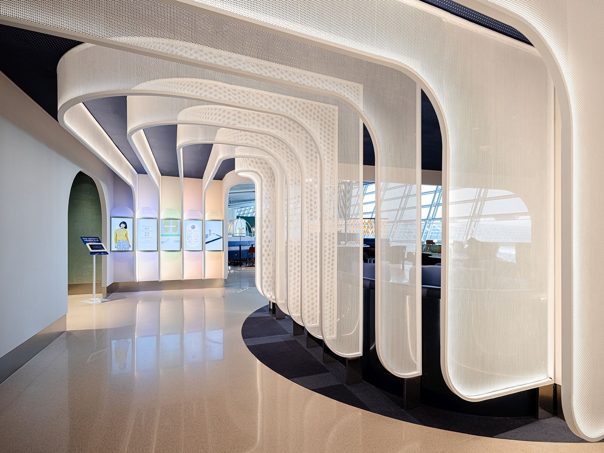 oneworld Lounge — seating area