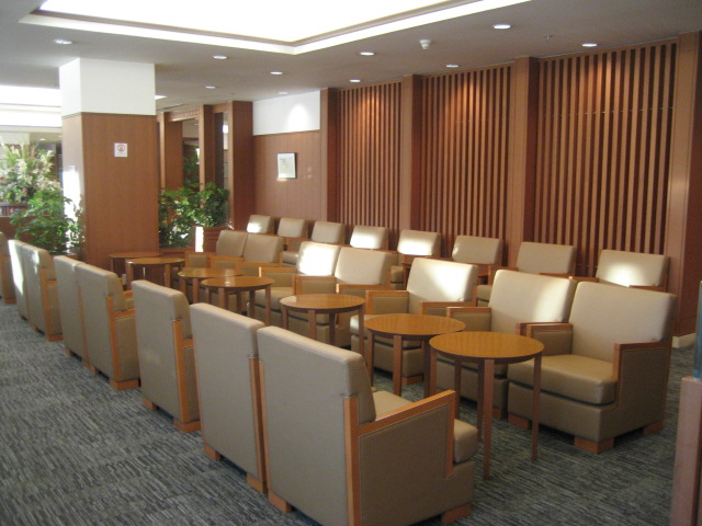 Japan Airlines Sakura Lounge