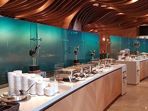 primeclass Arrivals Lounge — food & bar