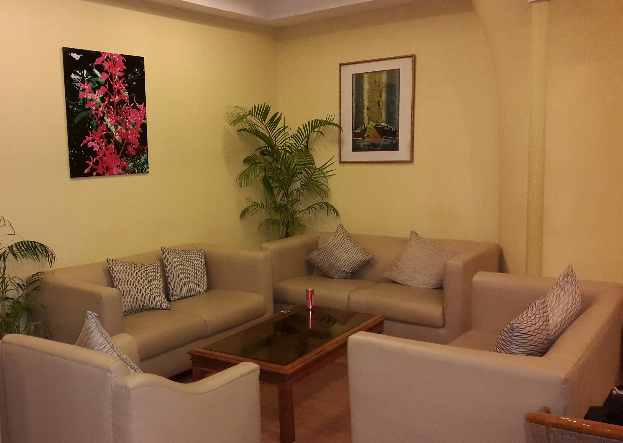 EBL SKYLOUNGE — food & bar
