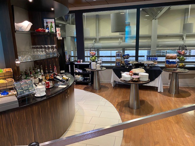 Air France Lounge — food & bar