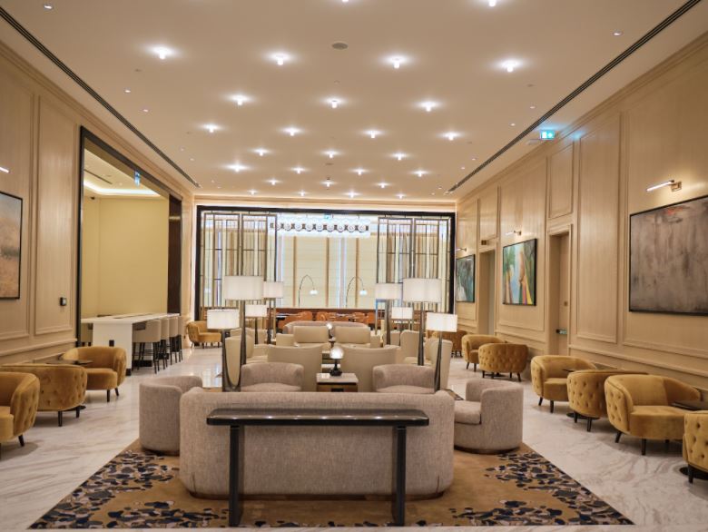 The Pearl Lounge — food & bar