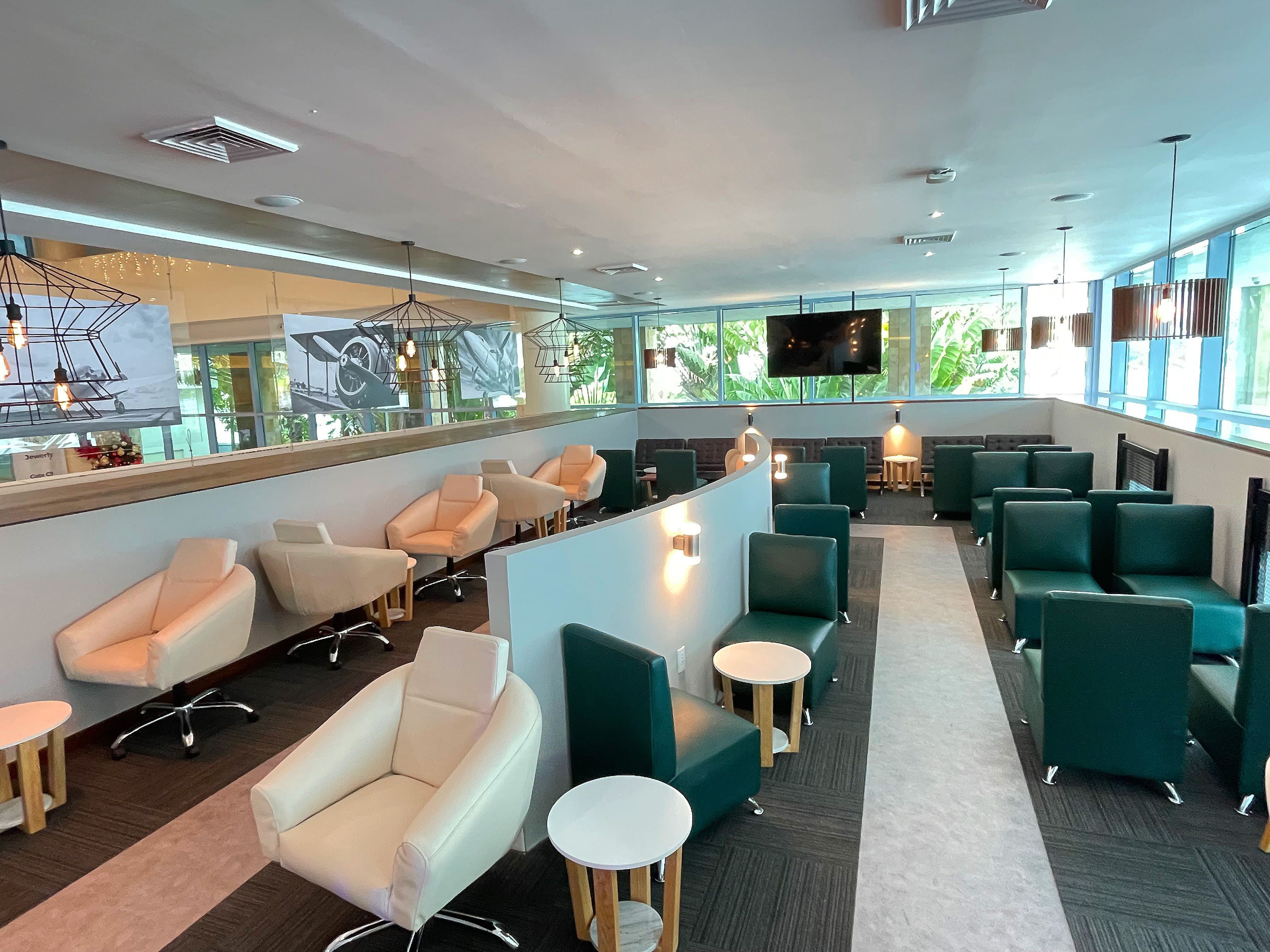 Mera Lounge — food & bar