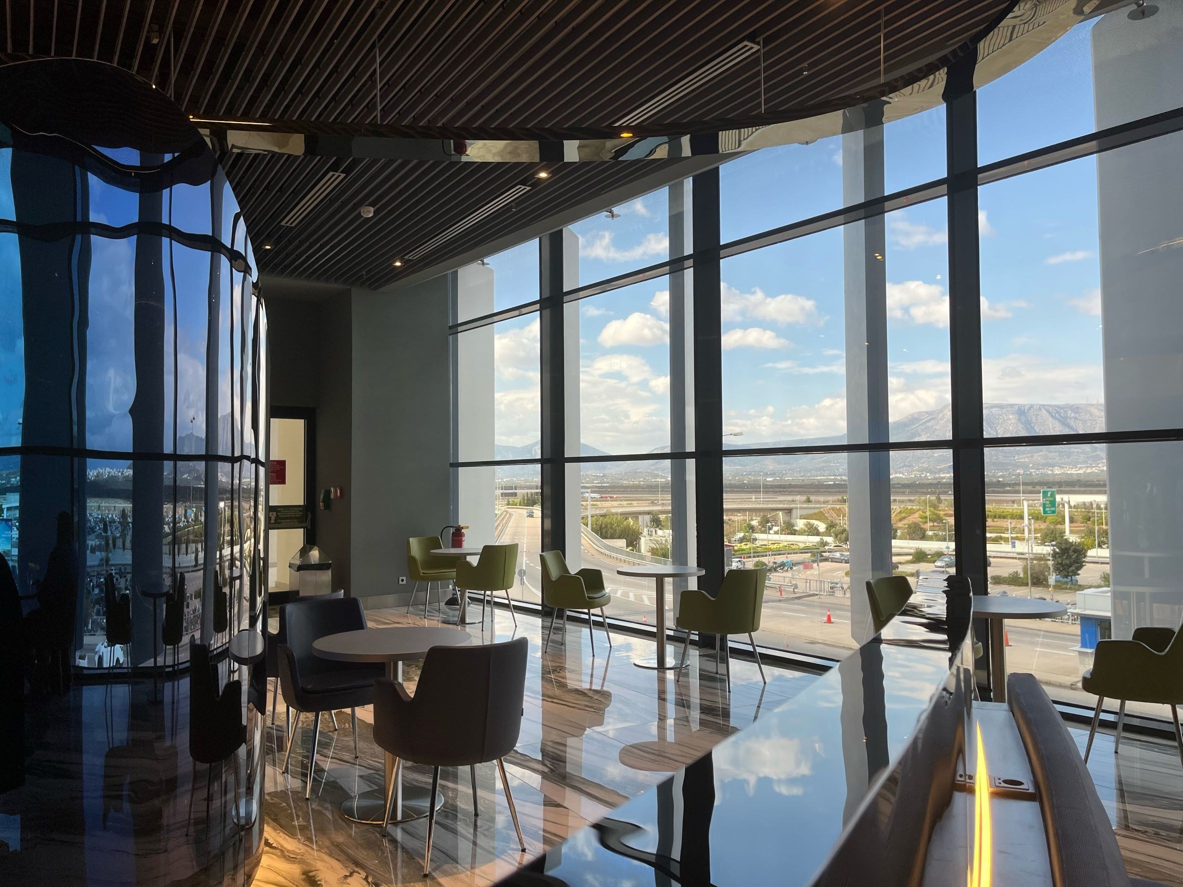 Skyserv Business Lounge — seating area