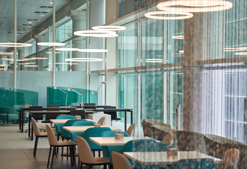 Colomer Lounge — food & bar