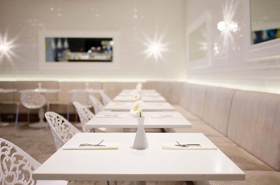 Nº 1 Traveller Lounge — seating area