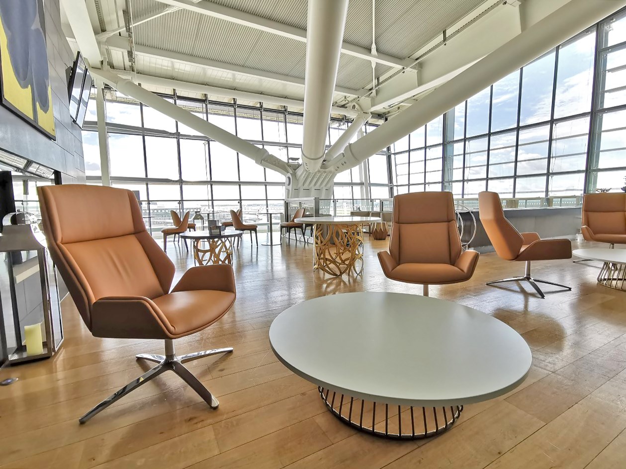 British Airways Galleries South First and Galleries Club Lounge — food & bar
