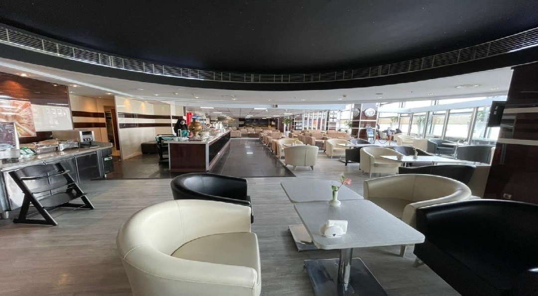 Hamrah Kousha Kish — seating area