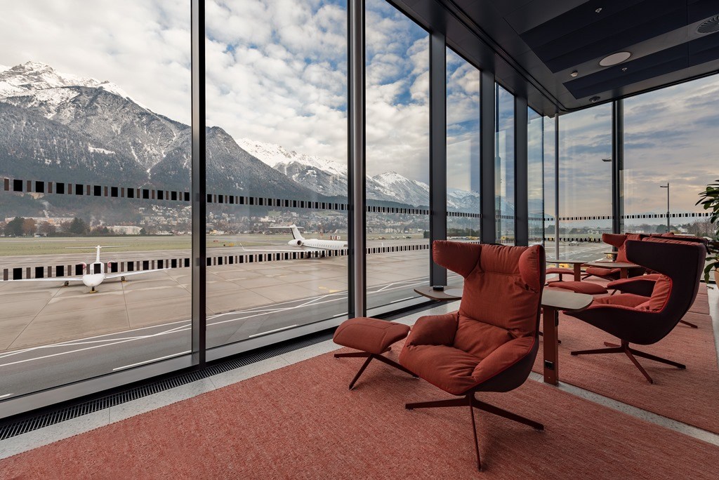 Tyrol Lounge — food & bar